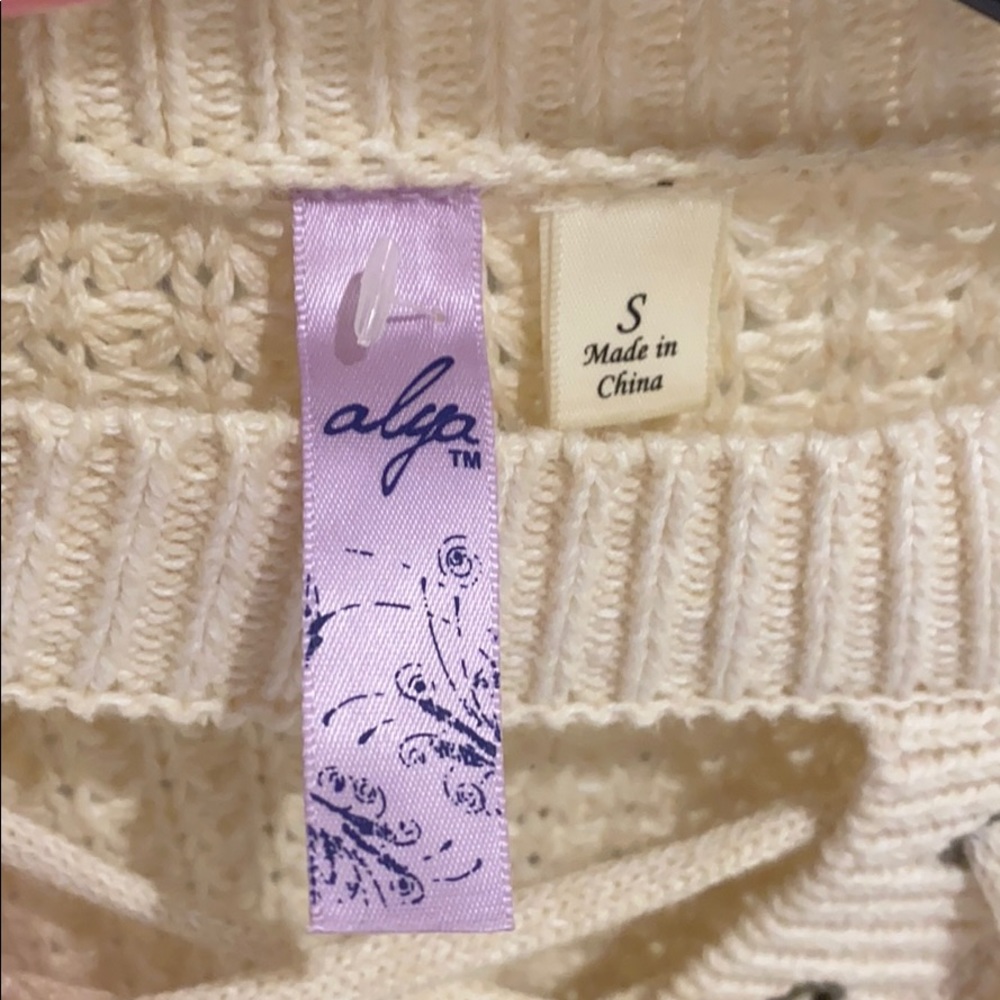 Cream Sweater - Picture 3 of 3